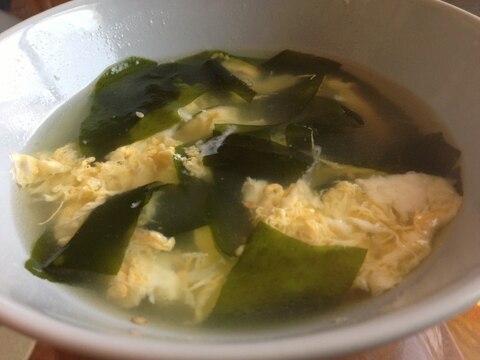 即席 卵とわかめの中華スープ
